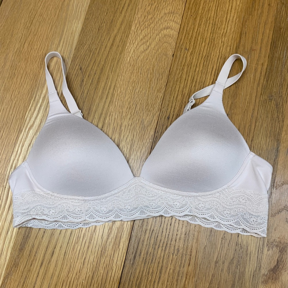 Warners All You Need Wireless Bra Size 36A Nude Beige Lace Trim‎ RO5691A
